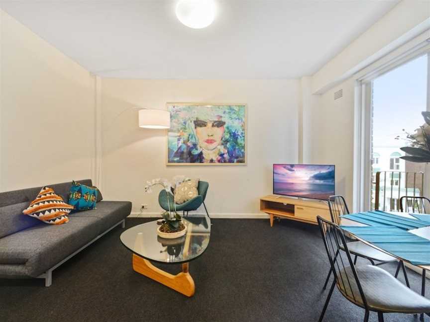 HomeHotel-Urban retreat in secure boutique block, Potts Point, NSW