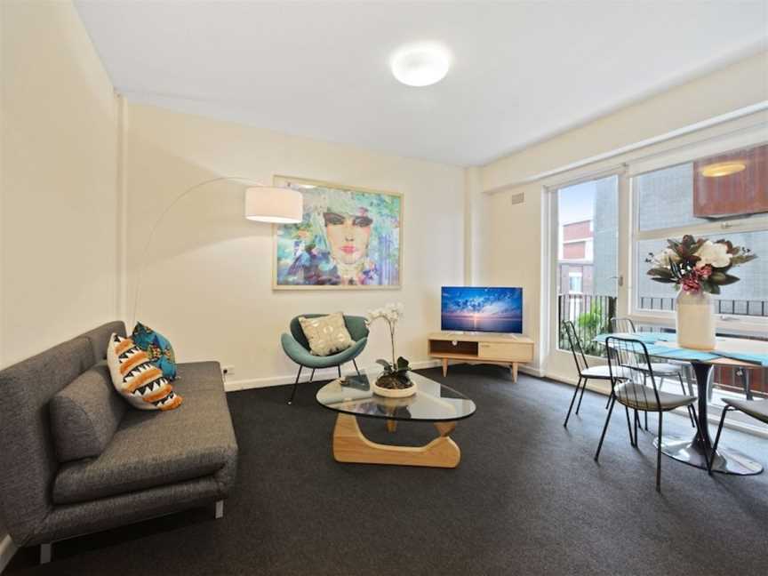 HomeHotel-Urban retreat in secure boutique block, Potts Point, NSW