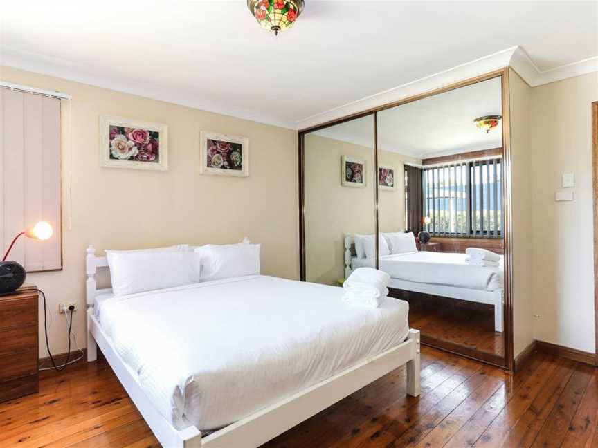 Big family fun 6 bedrooms palace@Old Toongabbie, Old Toongabbie, NSW