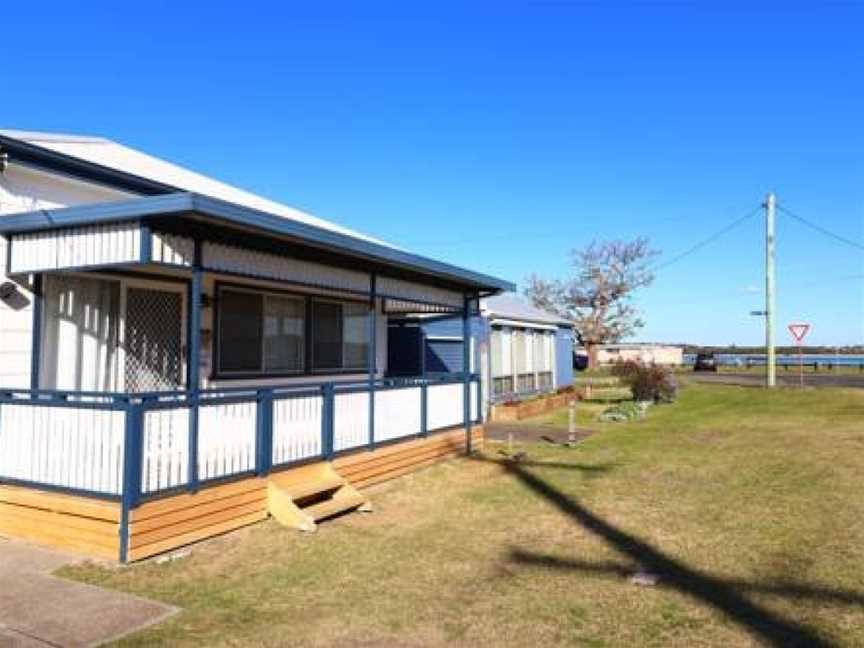 Waterside Retreat, Blacksmiths, NSW