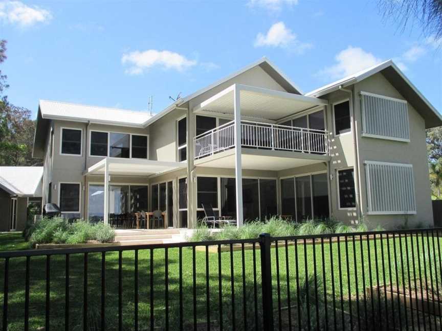 Pelican Escape Executive Home at Raffertys Resort, Cams Wharf, NSW