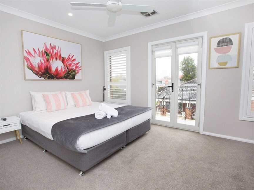 Best Central Wagga Townhouse, Wagga Wagga, NSW