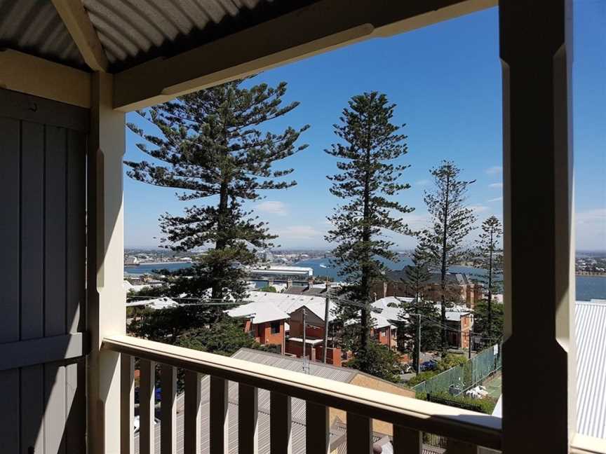 Newcastle Short Stay Accommodation - Vista Apartment, The Hill, NSW