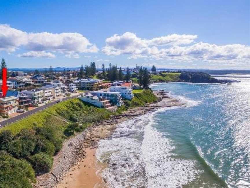 Avalon 1 - overlooking beautiful Convent Beach, Yamba, NSW