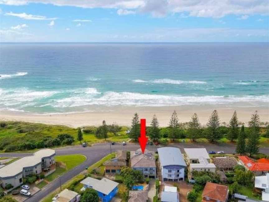 Blue Pacific 2 - Across the road from Pippi Beach, Yamba, NSW