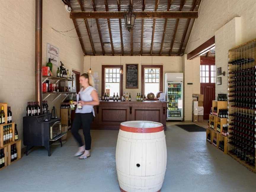 Petersons Armidale Winery and Guesthouse, Armidale, NSW