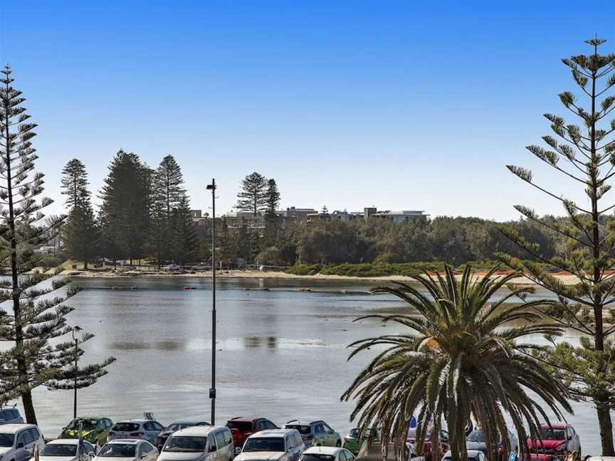 Golden Sands Apartment 10, Blue Bay, NSW