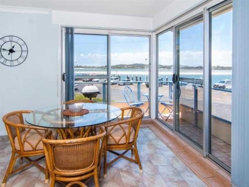 Fairholme 8, Perfect Lakefront Position, Tuncurry, NSW