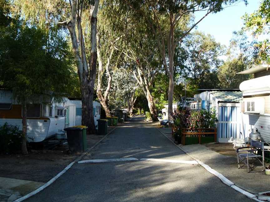 Kelmscott Caravan Park, Accommodation in Kelmscott