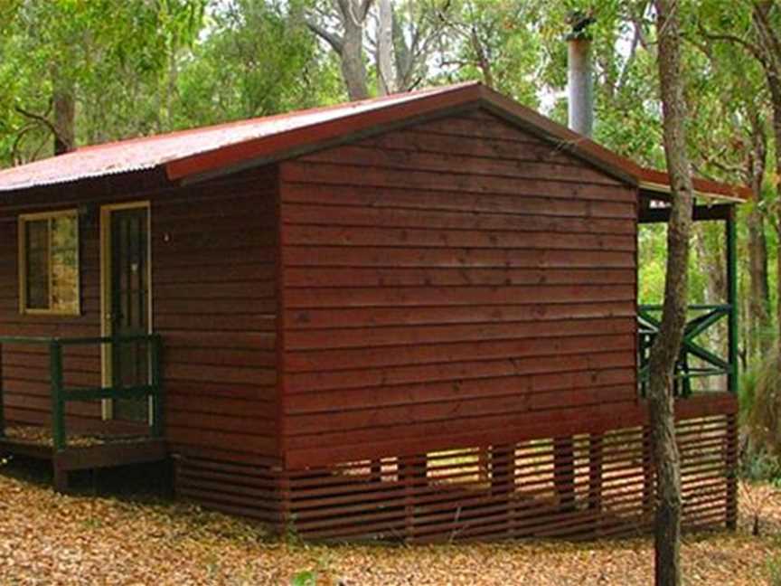 Lake Navarino Holiday Park , Accommodation in Waroona