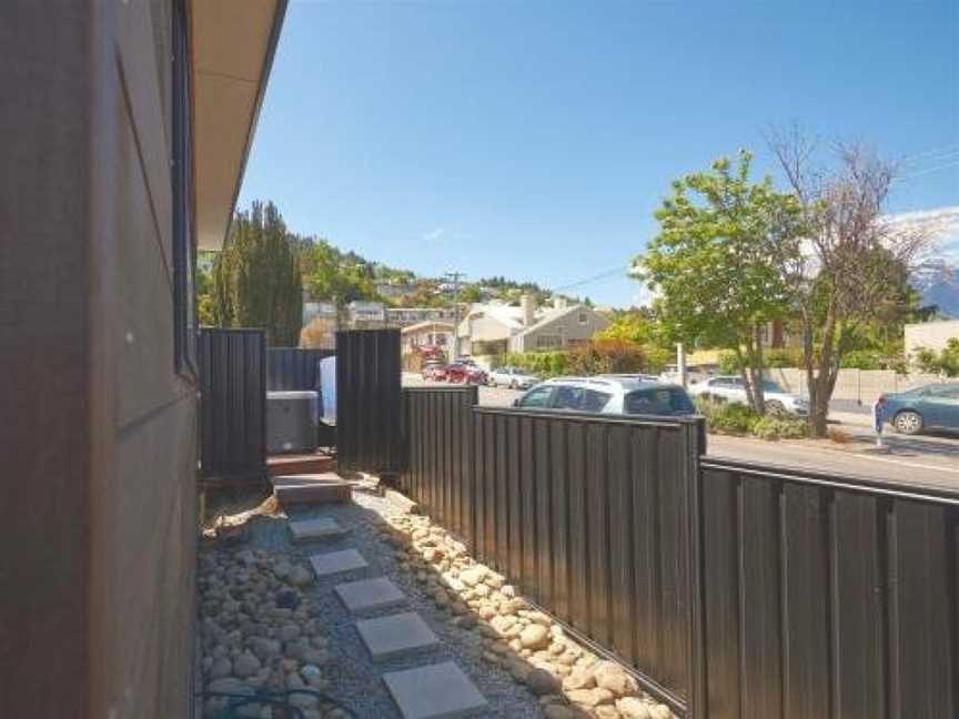 Central Spa Escape - Queenstown Apartment (F2), Argyle Hill, New Zealand