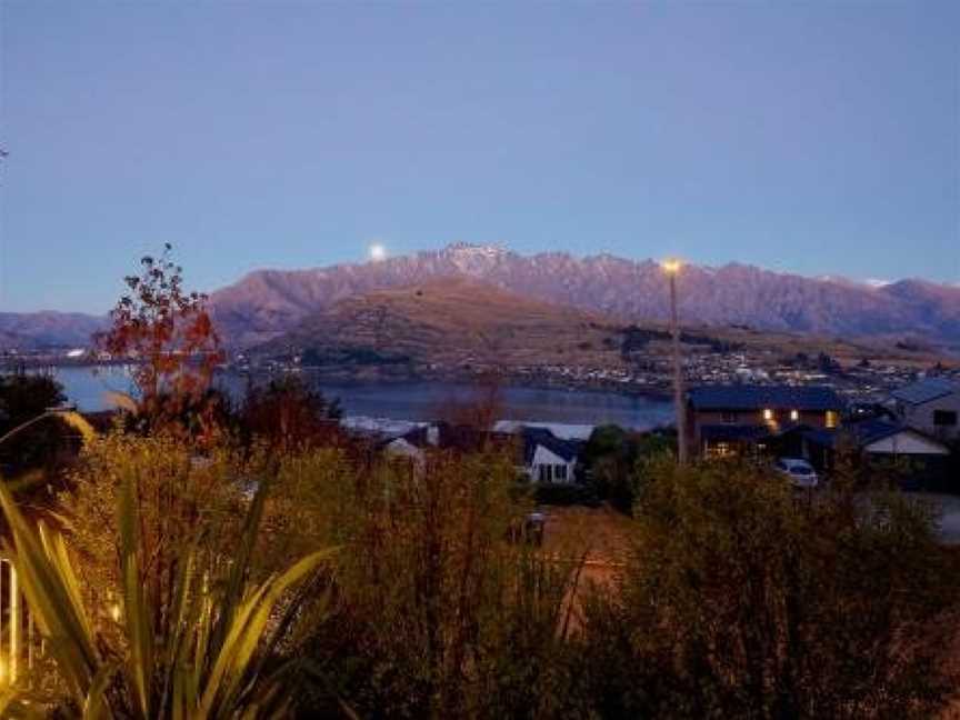 Hensman Haven - Queenstown Holiday Home, Argyle Hill, New Zealand