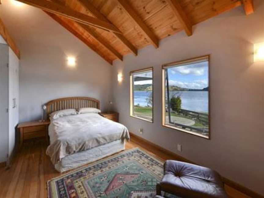 Rotorua Lakes Luxury Lakeside Bed and Breakfast, Lake Okataina, New Zealand