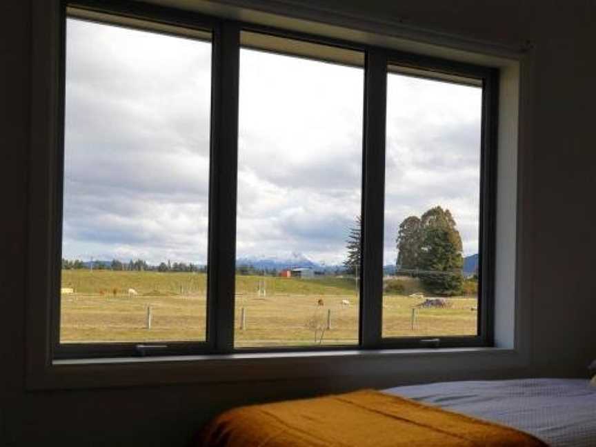 Acaia Lodge - Te Anau Holiday Home, Te Anau, New Zealand