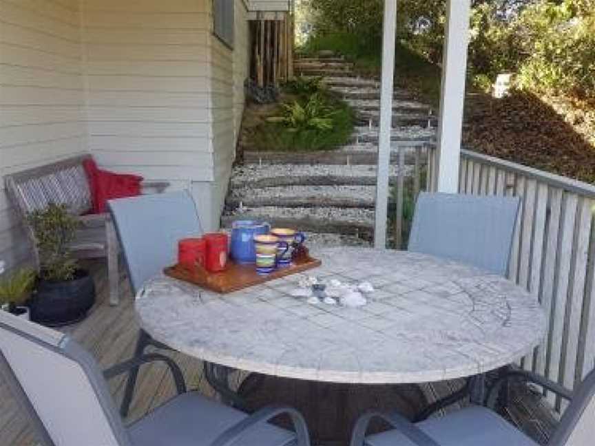 CoroBase - Breakfast with a View, Thames, New Zealand