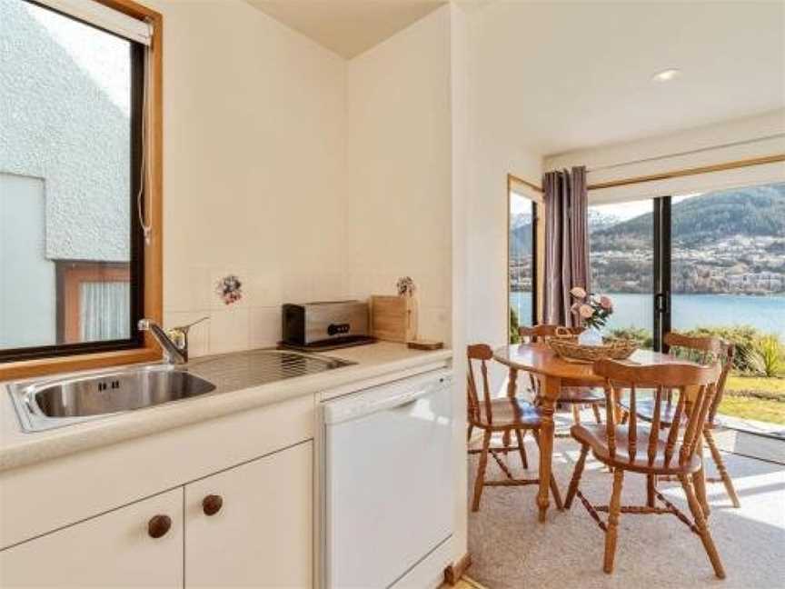 Lakefront Cottage - Queenstown Holiday Unit, Argyle Hill, New Zealand