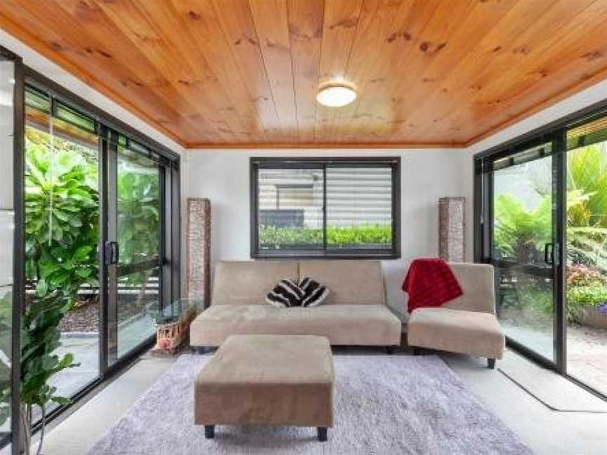 Hibiscus Hideaway - Orewa Holiday Home, Orewa, New Zealand