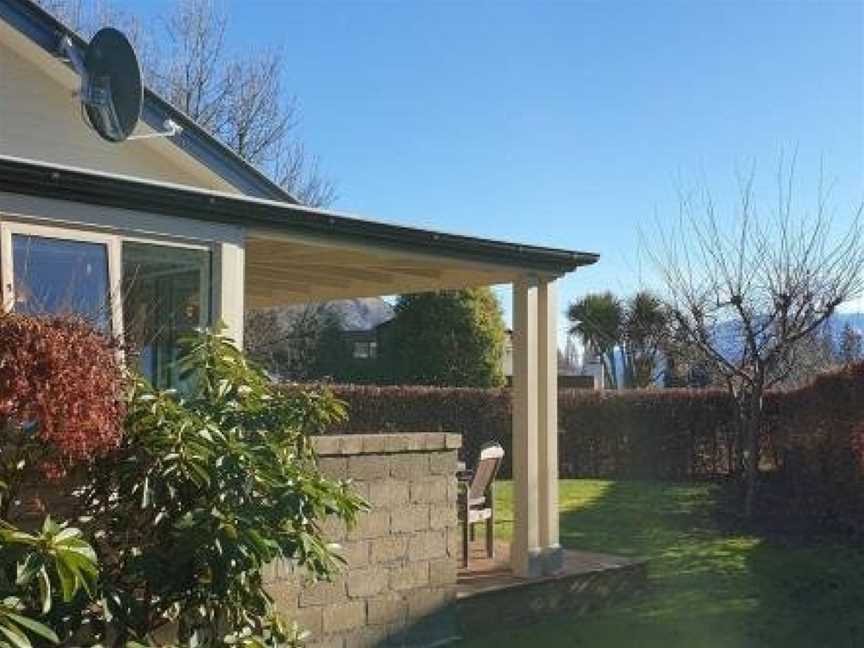 Meadowstone Executive Villa Close to Lake Wanaka, Wanaka, New Zealand