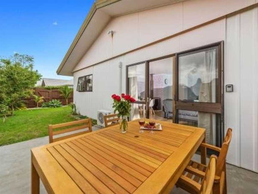 Mardi Magic - Mt. Maunganui Holiday Home, Tauranga (Suburb), New Zealand