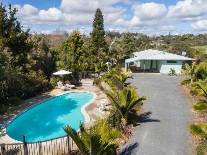 Retro River Retreat - Kerikeri Holiday Home, Kerikeri, New Zealand