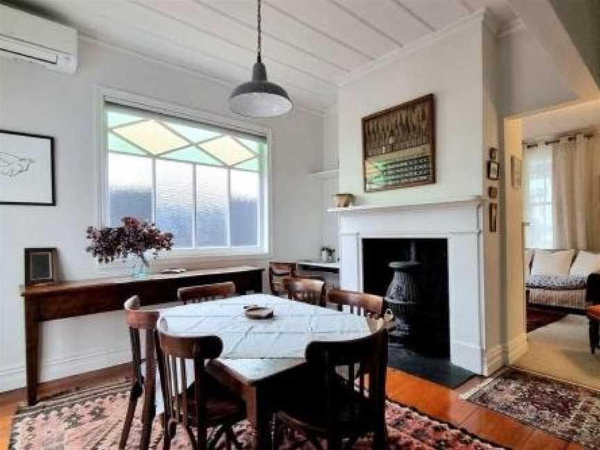 Timeless 2BR Grey Lynn Cottage - Fibre - WiFi, Eden Terrace, New Zealand