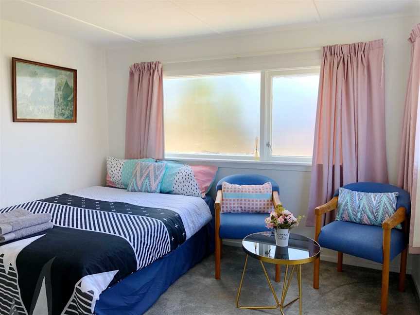 Separate access family suite with bathroom-201, Campbells Bay, New Zealand