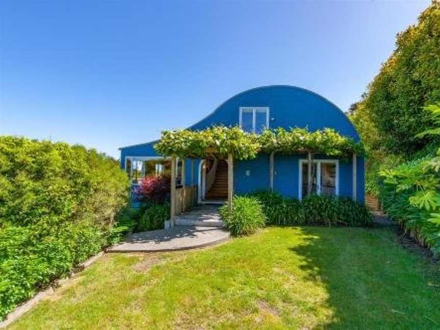 The Blue Barn - Taupo Holiday Home, Taupo, New Zealand