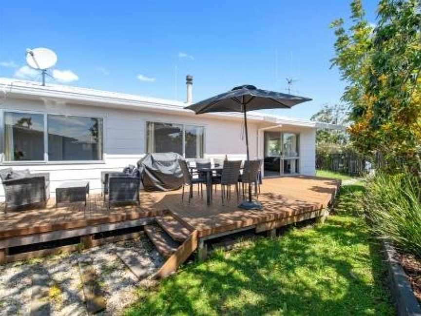 Papamoa Beach Pad - Papamoa Holiday Home, Papamoa, New Zealand