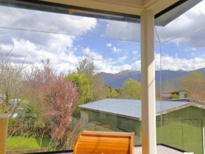 Midtown Mountain Views - Te Anau Holiday Home, Te Anau, New Zealand