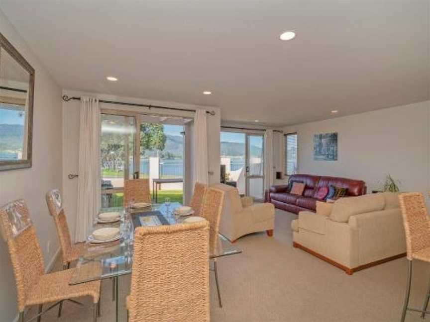 Tairua Waterfront Retreat - Tairua Holiday Apartment, Tairua, New Zealand