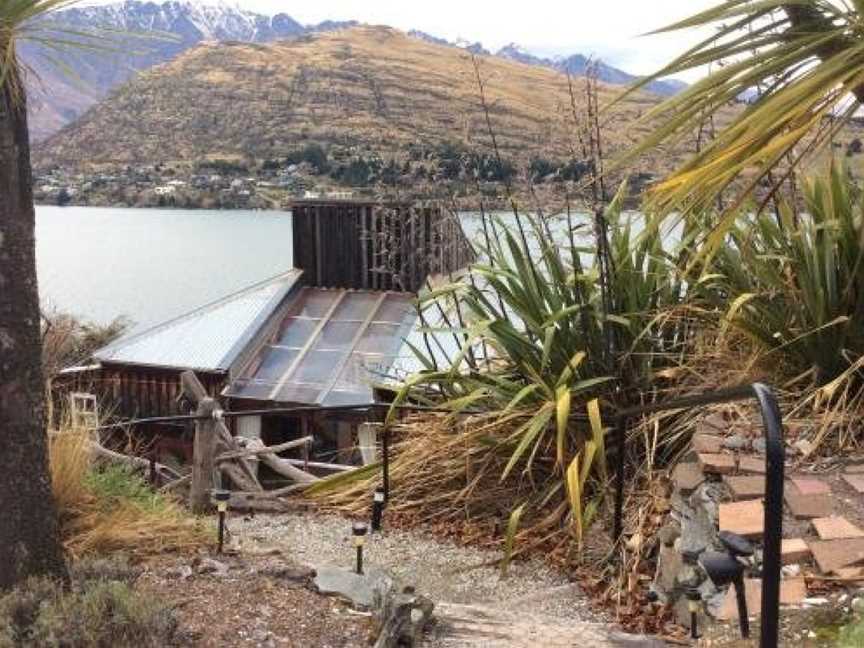 Queenstown Artist Home, Argyle Hill, New Zealand