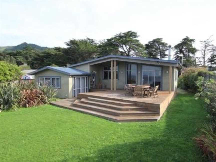 BOB - Bach on the Beach, Golden Bay, New Zealand