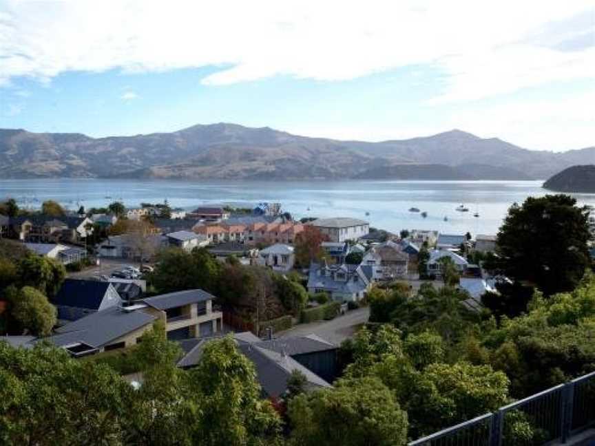 Walnut Retreat - Akaroa Holiday House, Akaroa, New Zealand