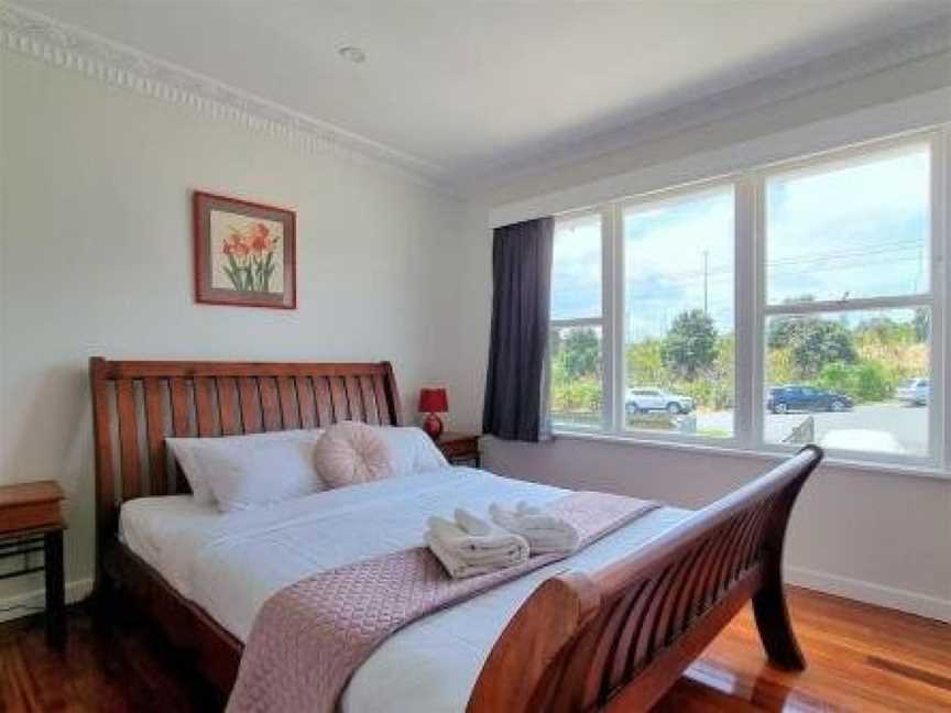 Awesome 3 - Bedroom Unit with Free Parking - WiFi, Eden Terrace, New Zealand