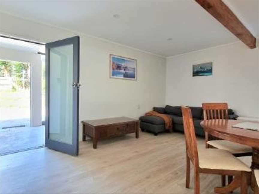 Lovely 2 - Bedroom Unit with Free Parking, Eden Terrace, New Zealand