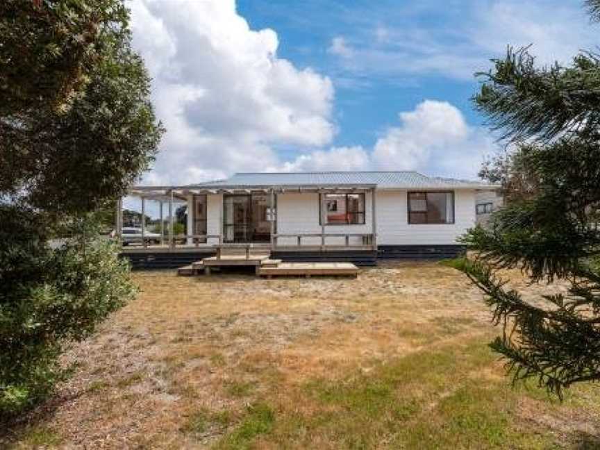 Esme Escape - Omaha Holiday Home, Matakana, New Zealand