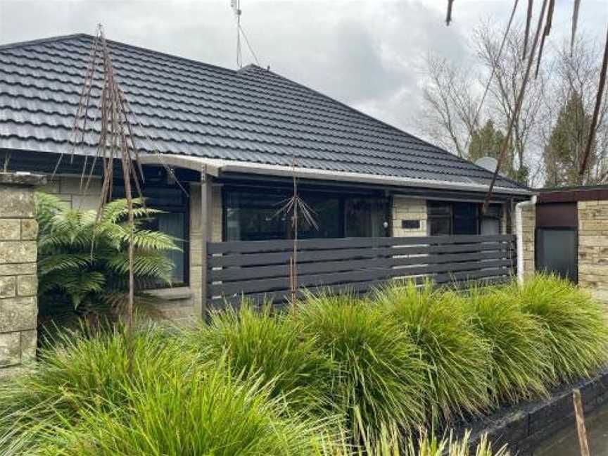 Modern apartment- rural outlook, central Cambridge, Cambridge, New Zealand