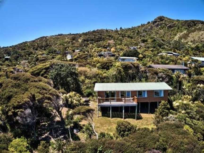 Seaview, Sun and Surf - Piha Holiday Home, Piha, New Zealand