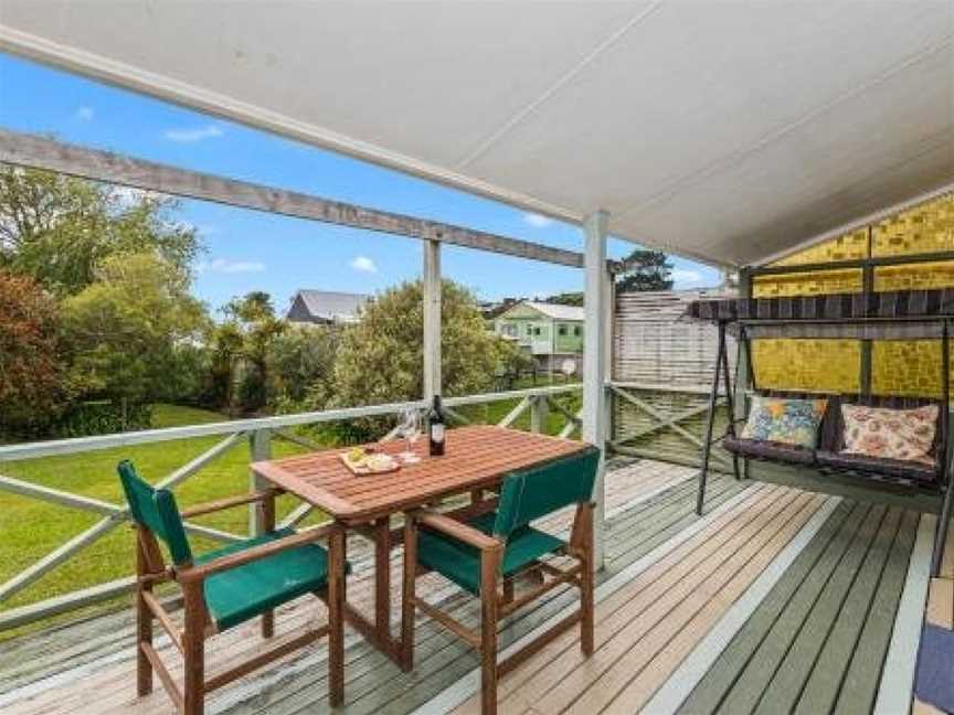 The Taranui Cottage - Mangawhai Heads Holiday Home, Mangawhai, New Zealand