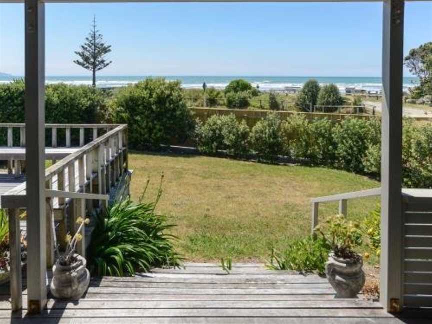 Bach 112 - Waimarama Holiday Home, Havelock North, New Zealand