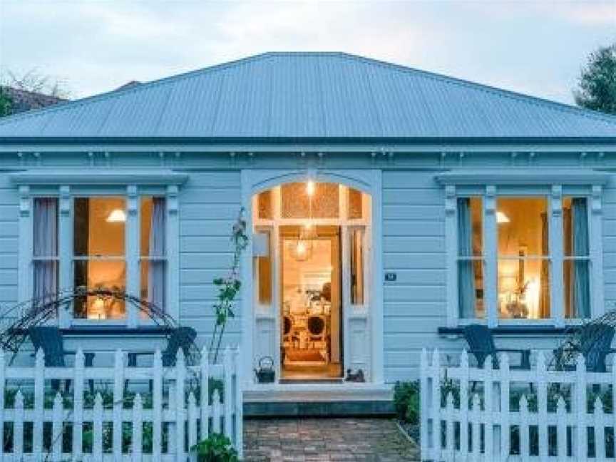 The Villa Akaroa - Akaroa Pet Friendly Holiday Home, Akaroa, New Zealand