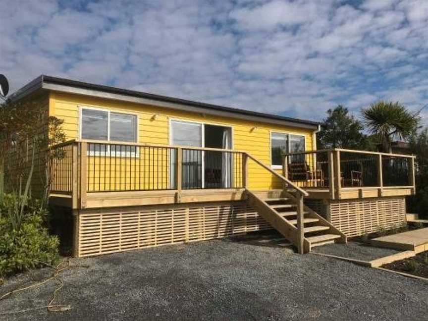 The Yellow House, Kaka Point, New Zealand