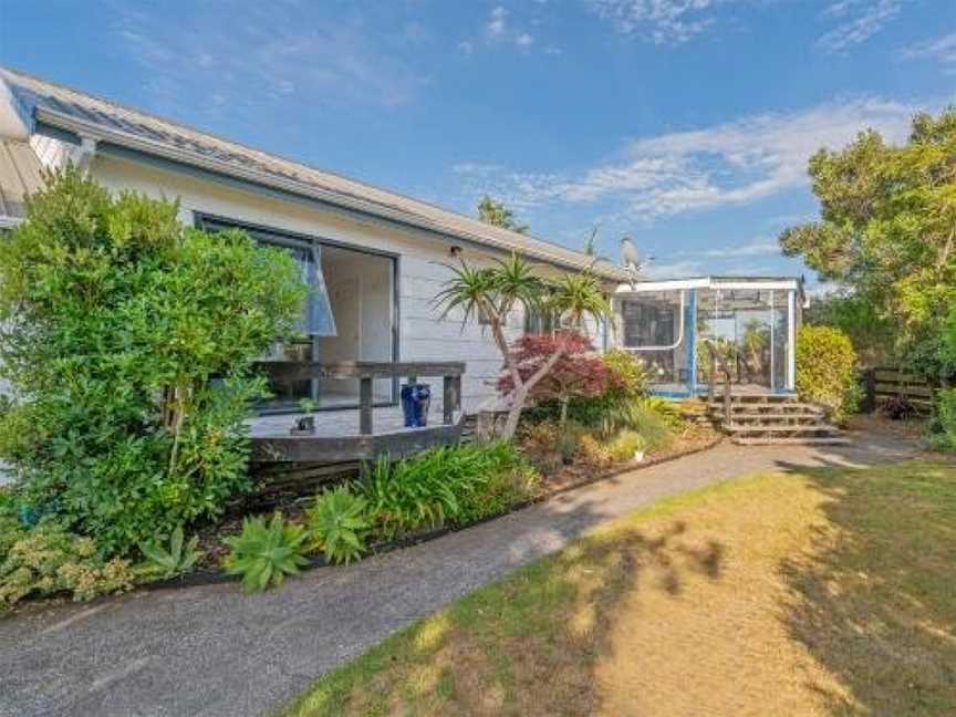 Manuka Bach - Matarangi Holiday Home, Matarangi, New Zealand