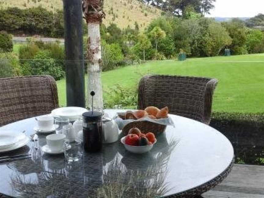 Pukeko Nest, Russell, New Zealand