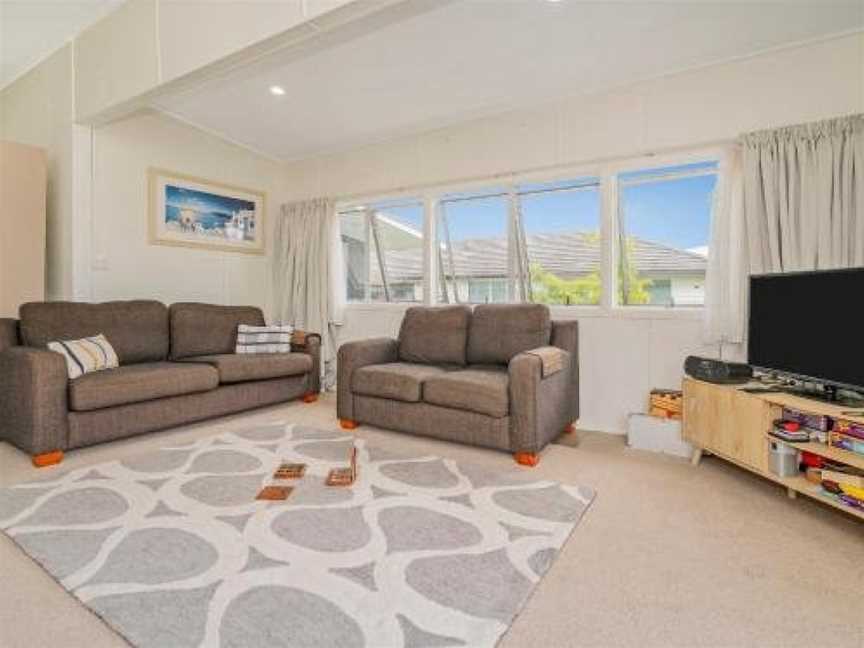 Bach Life on Seabreeze - Whangamata Holiday Home, Whangamata, New Zealand