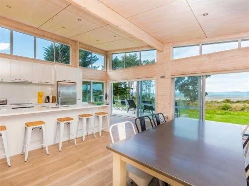 Beachfront Escape - Snells Beach Holiday Home, Snells Beach (Suburb), New Zealand