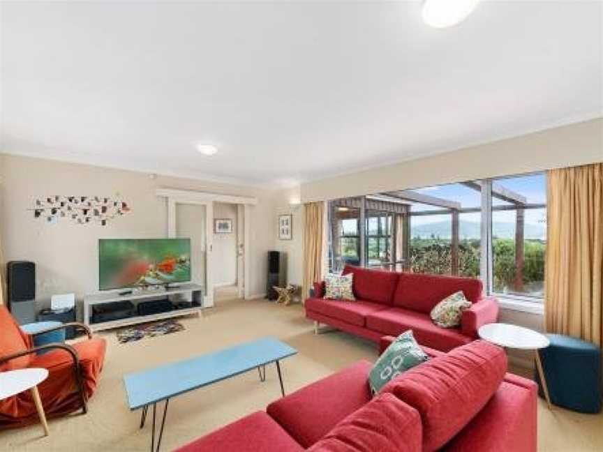 Tranquility Base - Waikanae Beach Holiday Home, Paraparaumu, New Zealand