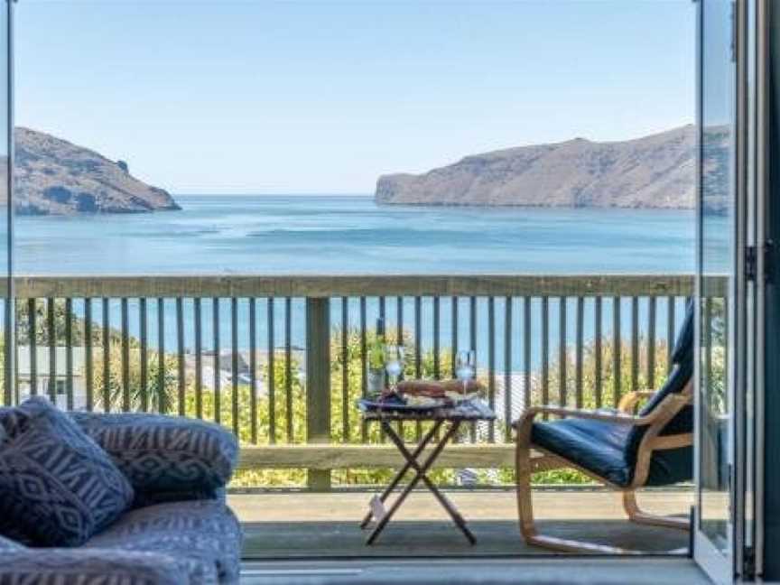 Seaview Outlook - Wainui Holiday Home, Akaroa, New Zealand