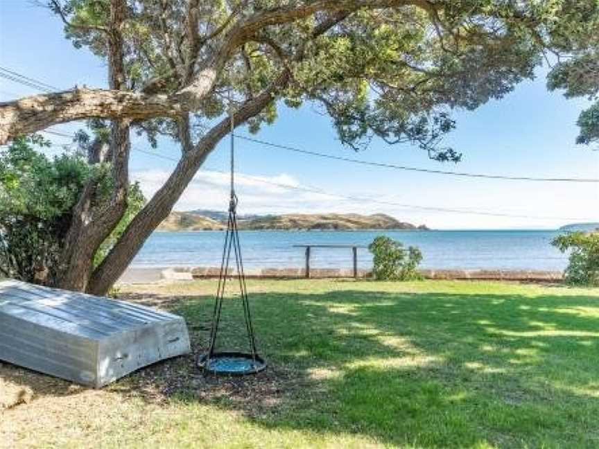 Brony's Beachfront Boarding Home, Plimmerton, New Zealand