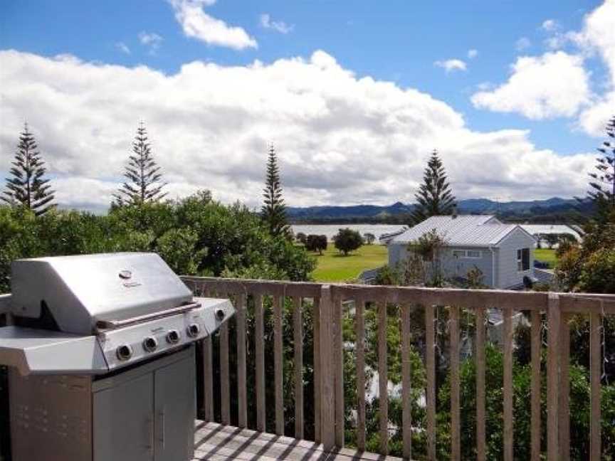 Omaha Heights - Omaha Holiday Home, Matakana, New Zealand